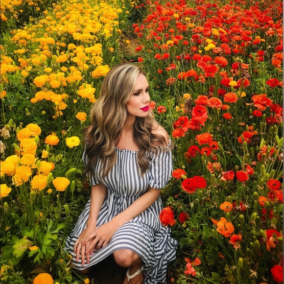 Meet your Posher, Jennifer - Picture 1 of 1